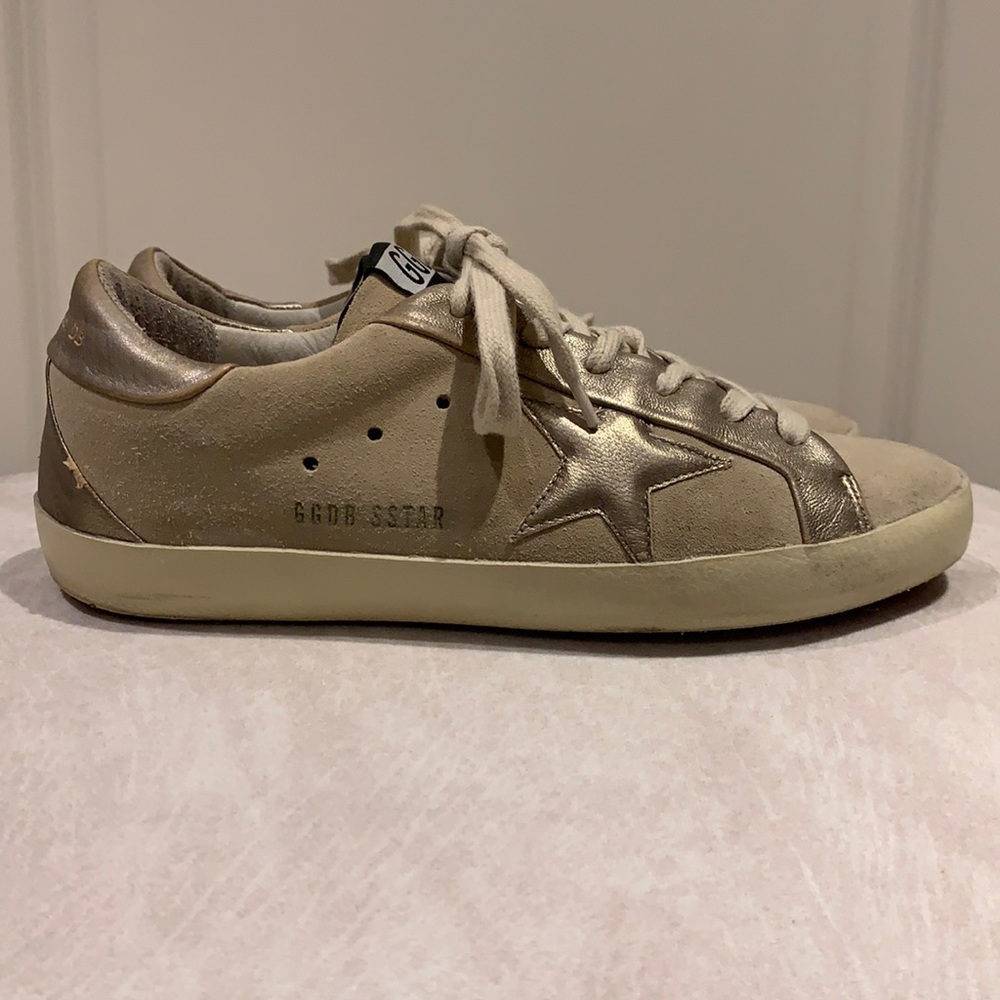 Golden Goose Super Star beige suede / burnished gold . Size 37 . Org 495